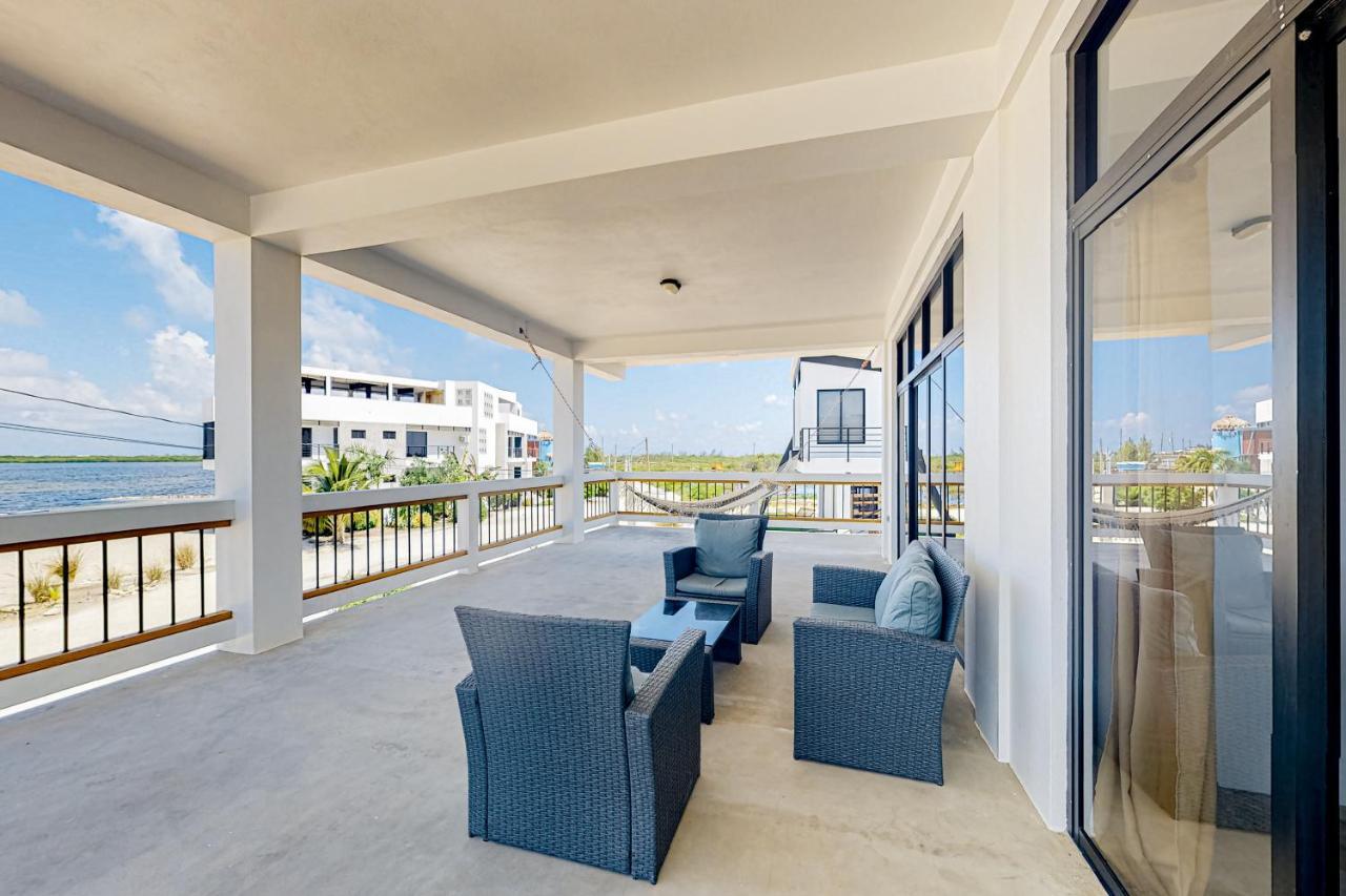 Villa Sea Lux Сан Педро Екстериор снимка